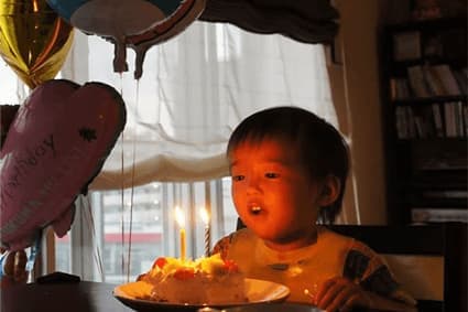 2歳の誕生日! プレゼント・飾り付け&写真などのお祝いマニュアルのイメージ